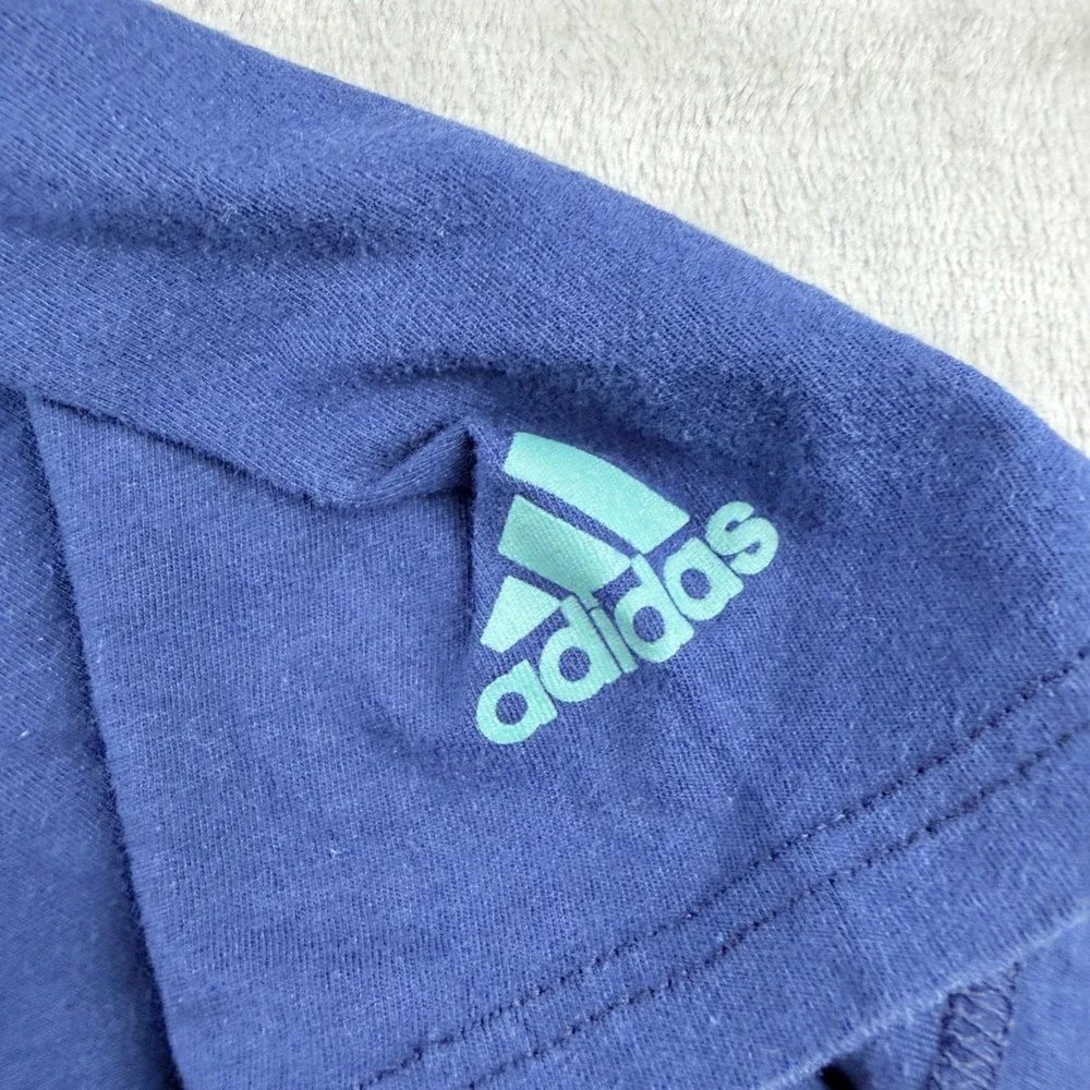 Adidas Men's Medium The Go-To Tee Navy Blue Vertical Logo Graphic T-Shirt